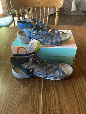 Baretrap Blue Sammie Comfort Sandals - NEW woman’s 9 1/2 denim blue